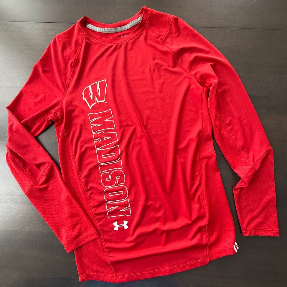 University of Wisconsin Madison Badgers Under Armour Fitted HeatGear top size SM